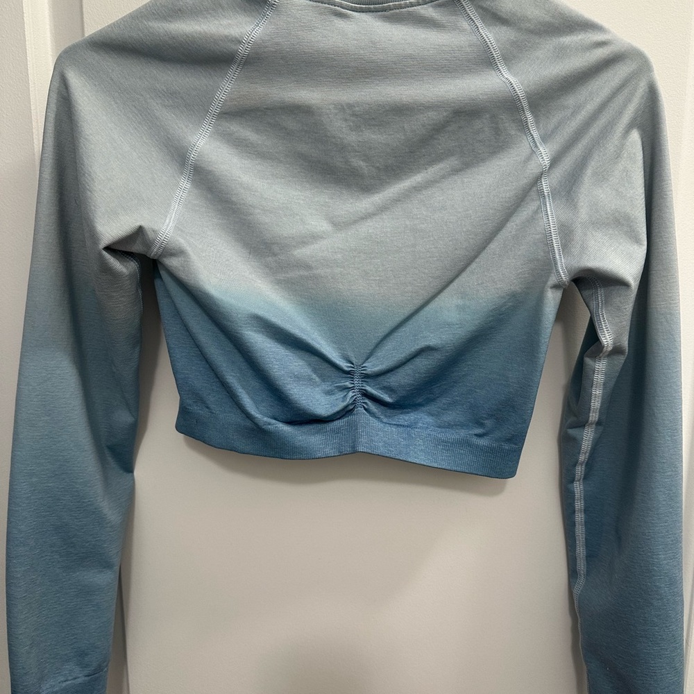Gymshark baby blue workout crop